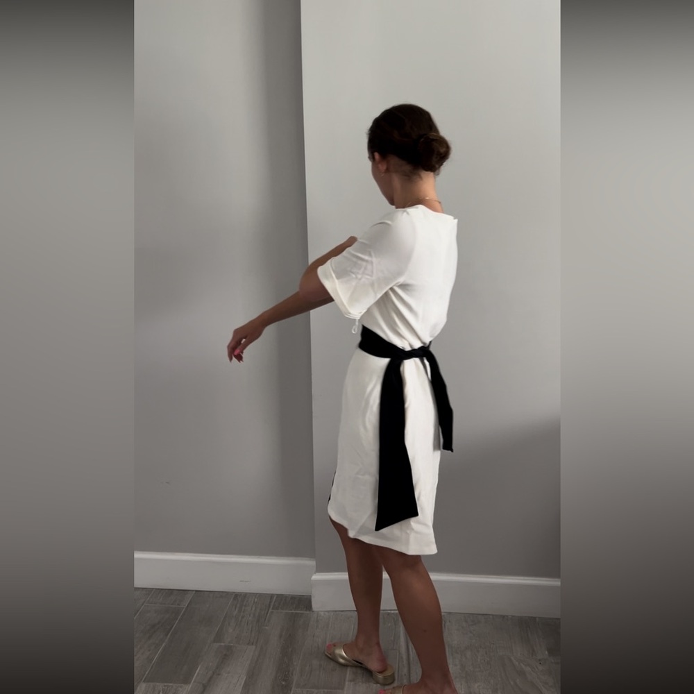 Dress - Picture 2 of 8